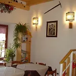 Rifugio Casa Alpina Julius Kugy מלבורגטו ואלברונה