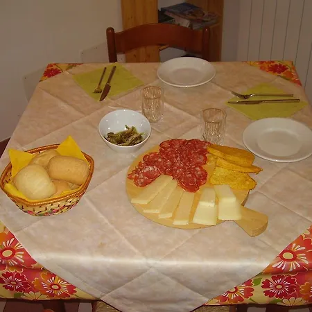 호스텔 Rifugio Casa Alpina Julius Kugy