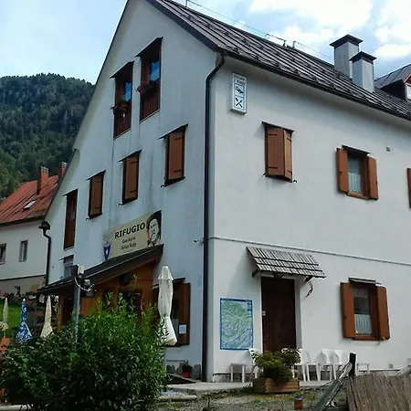 Rifugio Casa Alpina Julius Kugy אכסניה *