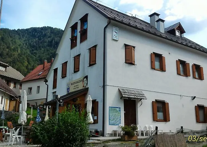 Rifugio Casa Alpina Julius Kugy Ostello *